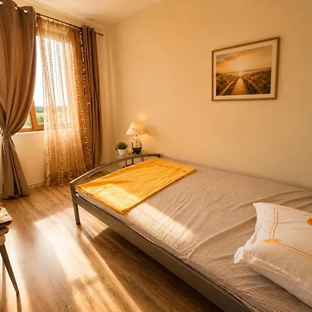 Апартамент Albena Hills | 2br, Pool & Garden Views Варна